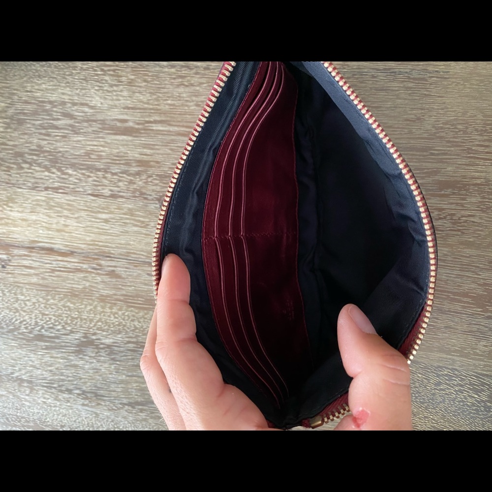 Authentic Gucci wallet wristlet - Picture 4 of 9